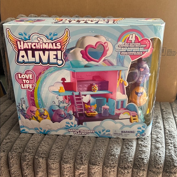 Hatchimals Other - BNIB Alive! Hatchi-Nursery Playset - Multicolor